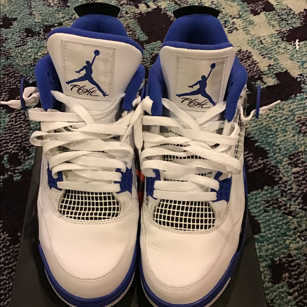 Air Jordan 4